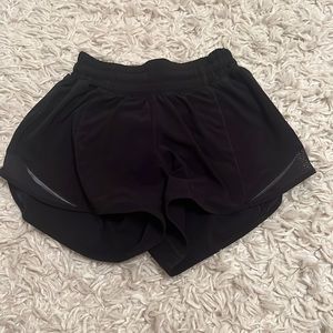 black lululemon shorts